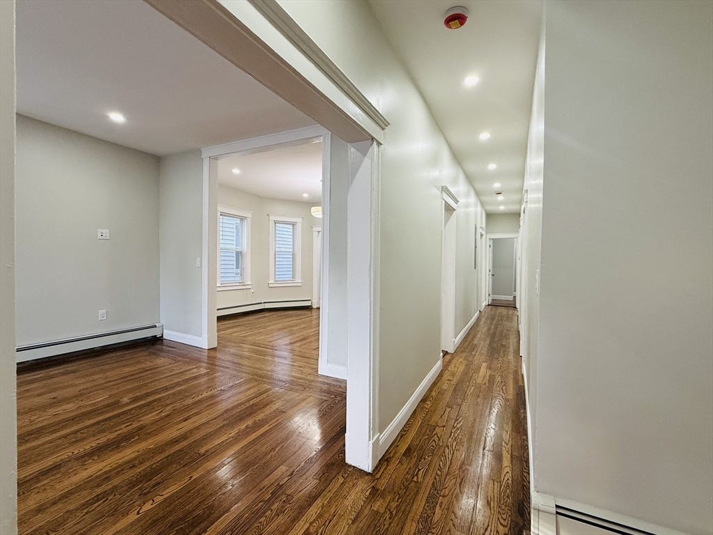 46 Floyd St, Boston, Massachusetts, 3 Bedrooms Bedrooms, 6 Rooms Rooms,2 BathroomsBathrooms,Residential Lease,For Rent,Floyd St,73407632