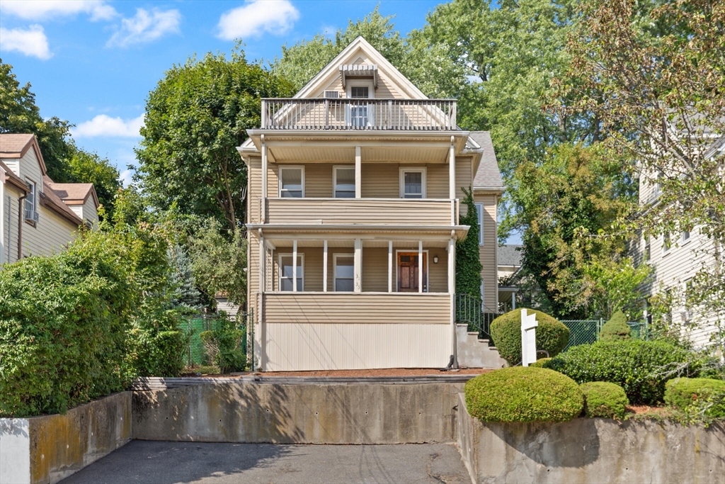 31-33 Chapel St, Norwood, Massachusetts, 5 Bedrooms Bedrooms, 11 Rooms Rooms,3 BathroomsBathrooms,Residential Income,For Sale,Chapel St,73417917