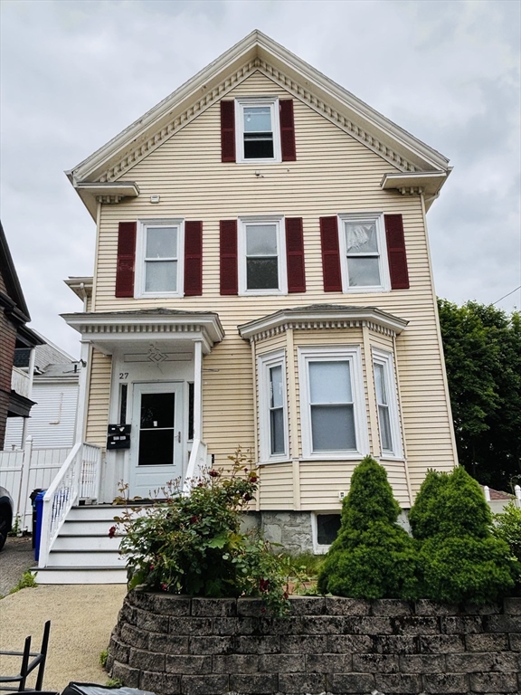 27 Howard St, Malden, Massachusetts, 4 Bedrooms Bedrooms, 6 Rooms Rooms,1 BathroomBathrooms,Residential Lease,For Rent,Howard St,73398403