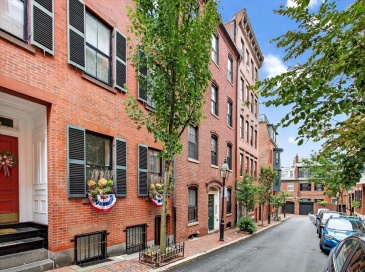 130 Myrtle St, Boston, Massachusetts, 2 Bedrooms Bedrooms, 5 Rooms Rooms,1 BathroomBathrooms,Residential Lease,For Rent,Myrtle St,73427549