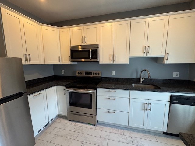 744 East 4th Street, Boston, Massachusetts, 2 Bedrooms Bedrooms, 4 Rooms Rooms,1 BathroomBathrooms,Residential Lease,For Rent,East 4th Street,73419780
