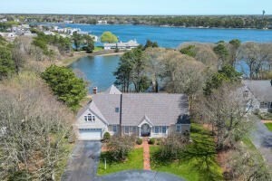 47 Coveview Dr, Yarmouth, Massachusetts, 4 Bedrooms Bedrooms, 8 Rooms Rooms,4.5 BathroomsBathrooms,Residential,For Sale,Coveview Dr,73377150