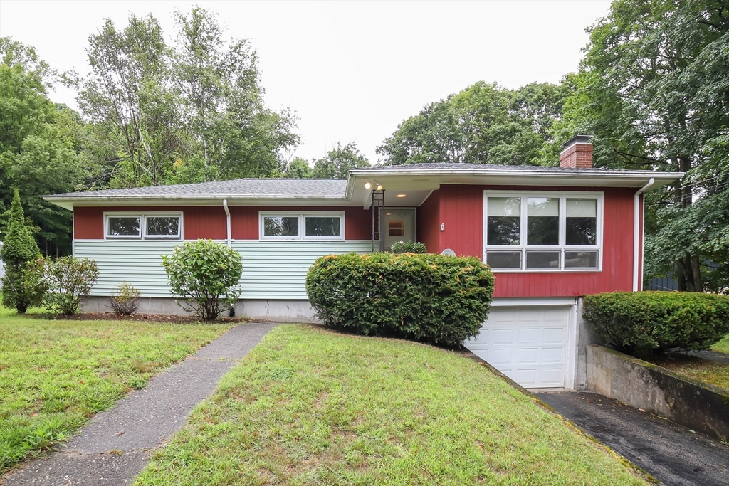 6 Reservoir Street, Leicester, Massachusetts, 3 Bedrooms Bedrooms, 8 Rooms Rooms,1.5 BathroomsBathrooms,Residential,For Sale,Reservoir Street,73420822