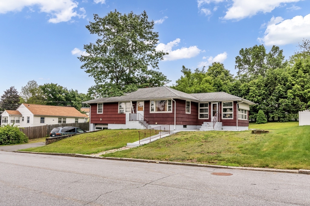 2 Cyr Dr, Lawrence, Massachusetts, 3 Bedrooms Bedrooms, 5 Rooms Rooms,1 BathroomBathrooms,Residential,For Sale,Cyr Dr,73394045