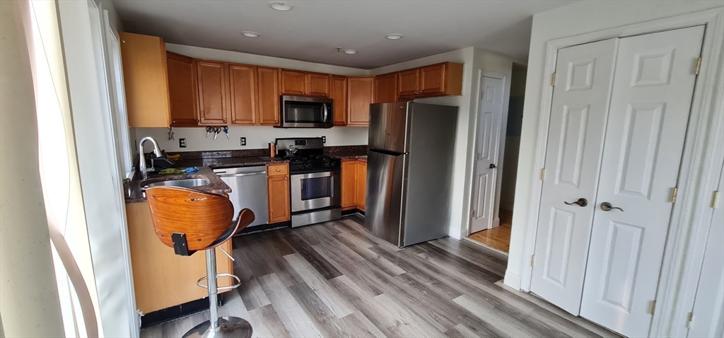 41 West Street, Boston, Massachusetts, 2 Bedrooms Bedrooms, 4 Rooms Rooms,1.5 BathroomsBathrooms,Residential Lease,For Rent,West Street,73424678