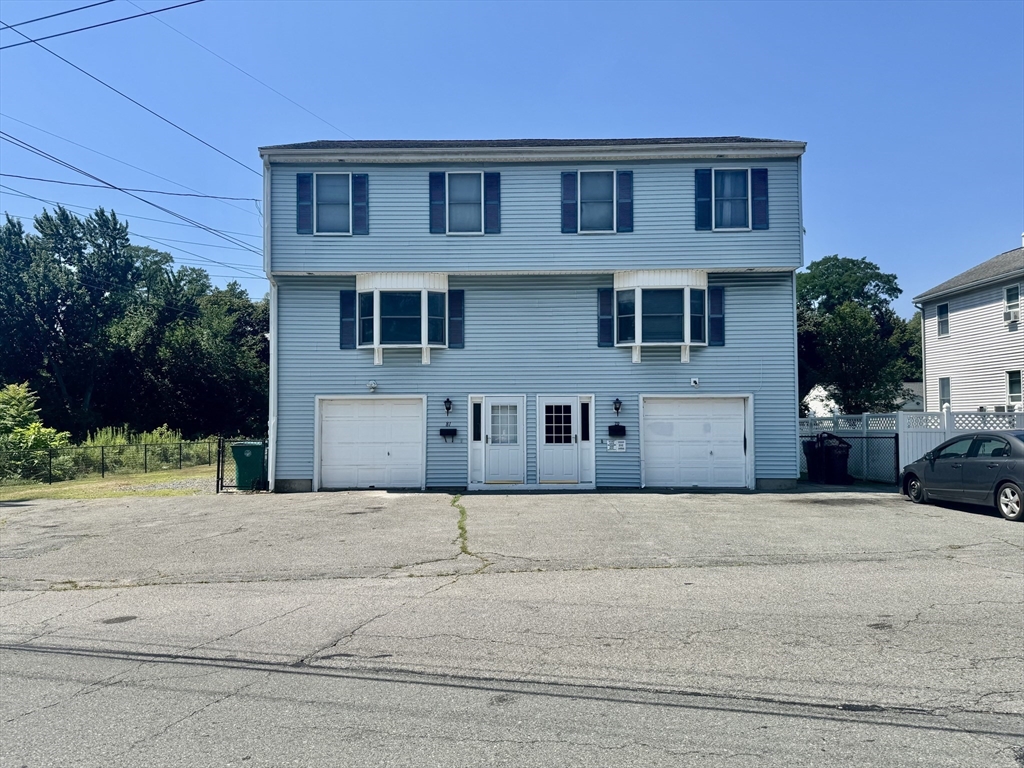 79-81 Eugene St, Lowell, Massachusetts, 4 Bedrooms Bedrooms, 8 Rooms Rooms,3 BathroomsBathrooms,Residential Income,For Sale,Eugene St,73418624