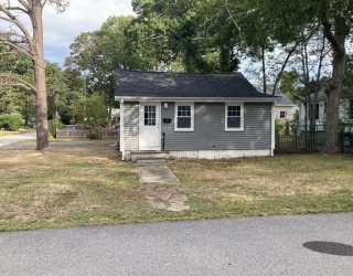 13 Fir St, Wareham, Massachusetts, 2 Bedrooms Bedrooms, 4 Rooms Rooms,1 BathroomBathrooms,Residential,For Sale,Fir St,73423291