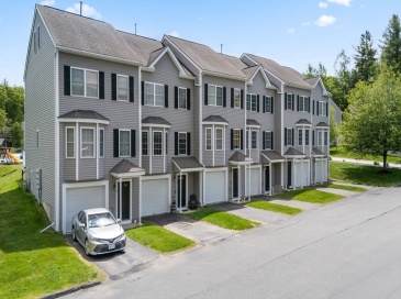 10 Sprucewood Ln, Worcester, Massachusetts, 2 Bedrooms Bedrooms, 7 Rooms Rooms,2.5 BathroomsBathrooms,Residential,For Sale,Sprucewood Ln,73387804