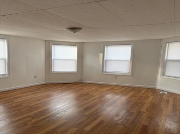 8 E Kendall St, Worcester, Massachusetts, 3 Bedrooms Bedrooms, 6 Rooms Rooms,1 BathroomBathrooms,Residential Lease,For Rent,E Kendall St,73423188 8 E Kendall St, Worcester, Massachusetts, 3 Bedrooms Bedrooms, 6 Rooms Rooms,1 BathroomBathrooms,Residential Lease,For Rent,E Kendall St,73423188