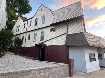 1025 Main St, Worcester, Massachusetts, 6 Bedrooms Bedrooms, 15 Rooms Rooms,2.5 BathroomsBathrooms,Residential Income,For Sale,Main St,73388038