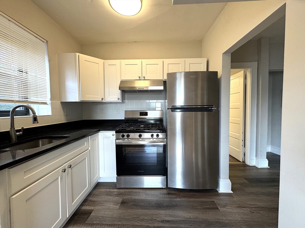 333 Broadway, Somerville, Massachusetts, 2 Rooms Rooms,1 BathroomBathrooms,Residential Lease,For Rent,Broadway,73431646