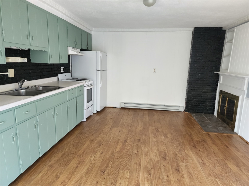 118 Highland St, Milford, Massachusetts, 2 Bedrooms Bedrooms, 4 Rooms Rooms,1 BathroomBathrooms,Residential Lease,For Rent,Highland St,73411153