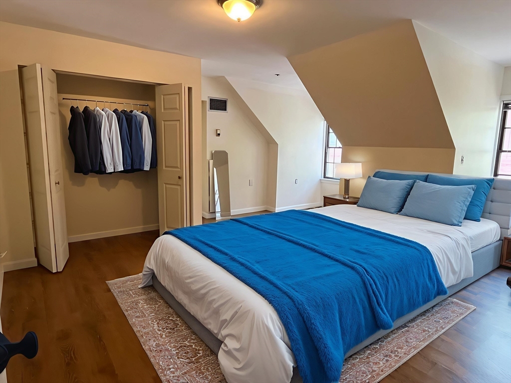 324 Washington, Wellesley, Massachusetts, 1 Bedroom Bedrooms, 2 Rooms Rooms,1 BathroomBathrooms,Residential Lease,For Rent,Washington,73427511