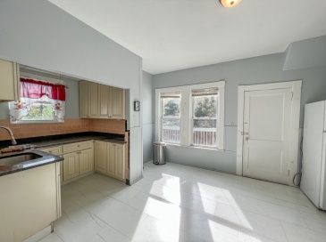 38 Sewall, Somerville, Massachusetts, 3 Bedrooms Bedrooms, 6 Rooms Rooms,1 BathroomBathrooms,Residential Lease,For Rent,Sewall,73423303