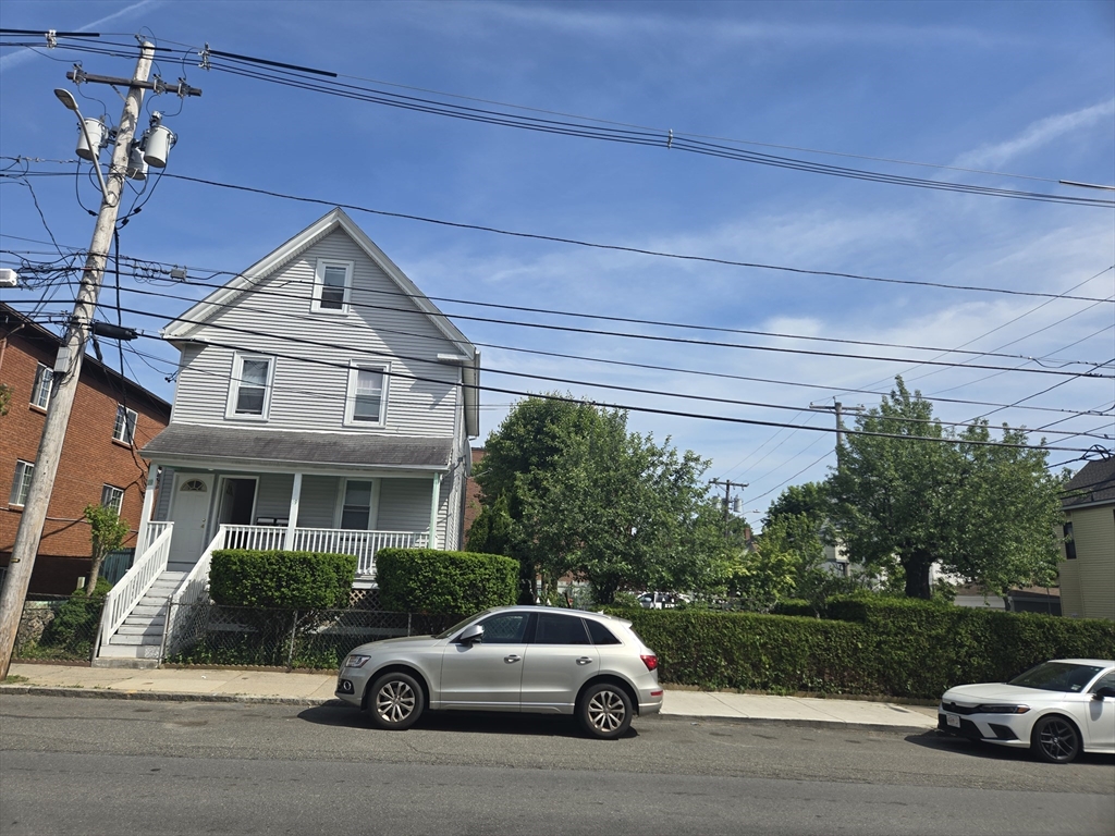 19 Central Avenue, Everett, Massachusetts, 2 Bedrooms Bedrooms, 4 Rooms Rooms,1 BathroomBathrooms,Residential Lease,For Rent,Central Avenue,73433544
