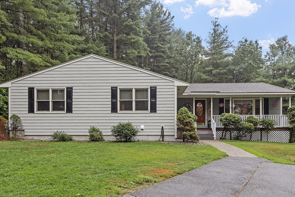 216 Westford Road, Tyngsborough, Massachusetts, 3 Bedrooms Bedrooms, 7 Rooms Rooms,2 BathroomsBathrooms,Residential,For Sale,Westford Road,73414423