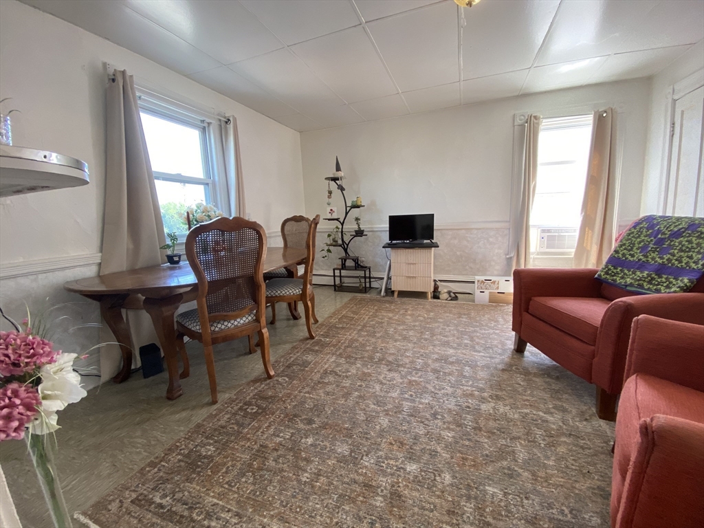 40 W Broadway, Derry, New Hampshire, 1 Bedroom Bedrooms, 3 Rooms Rooms,1 BathroomBathrooms,Residential Lease,For Rent,W Broadway,73396116