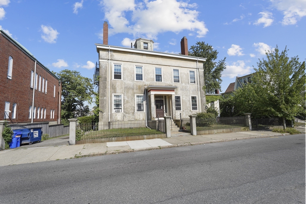 46 S 6th St, New Bedford, Massachusetts, 6 Bedrooms Bedrooms, 24 Rooms Rooms,7 BathroomsBathrooms,Residential Income,For Sale,S 6th St,73419189