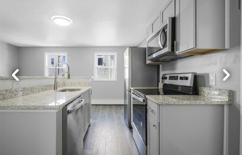 1081 Bedford St, Fall River, Massachusetts, 2 Bedrooms Bedrooms, 4 Rooms Rooms,1 BathroomBathrooms,Residential Lease,For Rent,Bedford St,73430391