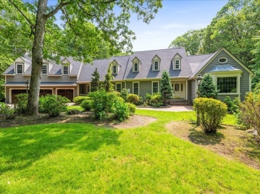 239 West St, Northborough, Massachusetts, 5 Bedrooms Bedrooms, 12 Rooms Rooms,4.5 BathroomsBathrooms,Residential,For Sale,West St,73342755