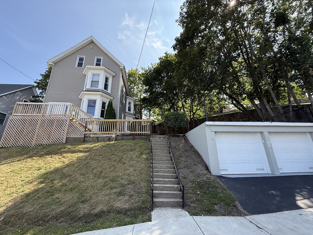 36 Broadway, Haverhill, Massachusetts, 6 Bedrooms Bedrooms, 14 Rooms Rooms,2 BathroomsBathrooms,Residential Income,For Sale,Broadway,73415930