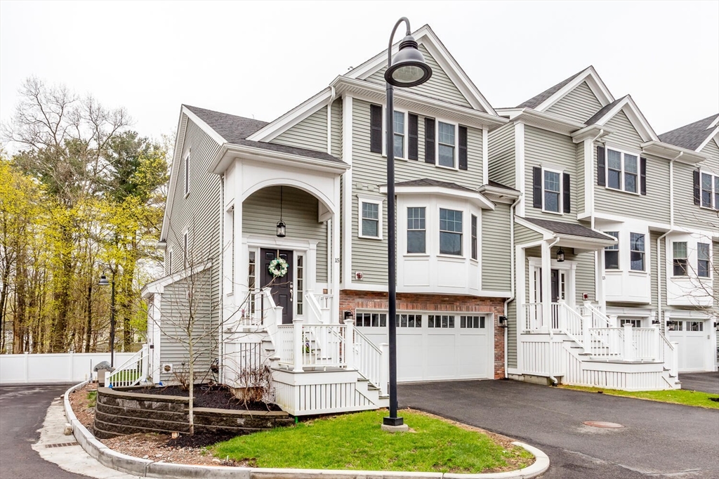 15 Audubon Way, Canton, Massachusetts, 4 Bedrooms Bedrooms, 7 Rooms Rooms,4.5 BathroomsBathrooms,Residential,For Sale,Audubon Way,73363506