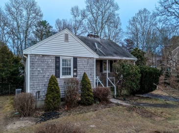 73 Club Valley Drive, Falmouth, Massachusetts, 3 Bedrooms Bedrooms, 6 Rooms Rooms,2 BathroomsBathrooms,Residential,For Sale,Club Valley Drive,73367187