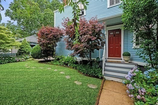 4 Pleasant Street Avenue, Salem, Massachusetts, 2 Bedrooms Bedrooms, 5 Rooms Rooms,2 BathroomsBathrooms,Residential Lease,For Rent,Pleasant Street Avenue,73403283