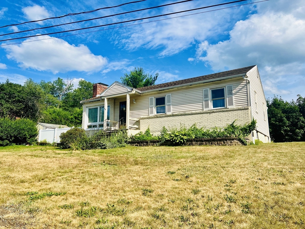 44 Lochslea Road, Littleton, Massachusetts, 3 Bedrooms Bedrooms, 6 Rooms Rooms,1 BathroomBathrooms,Residential,For Sale,Lochslea Road,73339216