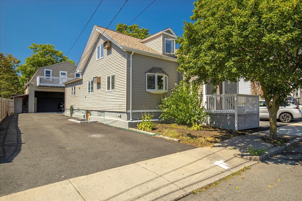 23-25 Richardson St, Malden, Massachusetts, 4 Bedrooms Bedrooms, 14 Rooms Rooms,4 BathroomsBathrooms,Residential Income,For Sale,Richardson St,73422051
