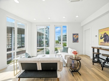 38 Hichborn, Boston, Massachusetts, 2 Bedrooms Bedrooms, 3 Rooms Rooms,1 BathroomBathrooms,Residential Lease,For Rent,Hichborn,73399320