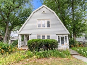 87-89 Bennett St, Boston, Massachusetts, 2 Bedrooms Bedrooms, 12 Rooms Rooms,1 BathroomBathrooms,Residential Income,For Sale,Bennett St,73406115