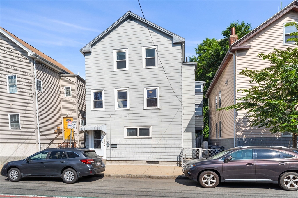 44 Warren St, Cambridge, Massachusetts, 5 Bedrooms Bedrooms, 14 Rooms Rooms,3 BathroomsBathrooms,Residential Income,For Sale,Warren St,73417241