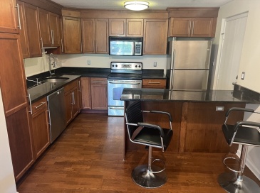 21 Pine St, Canton, Massachusetts, 2 Bedrooms Bedrooms, 5 Rooms Rooms,1 BathroomBathrooms,Residential Lease,For Rent,Pine St,73421294