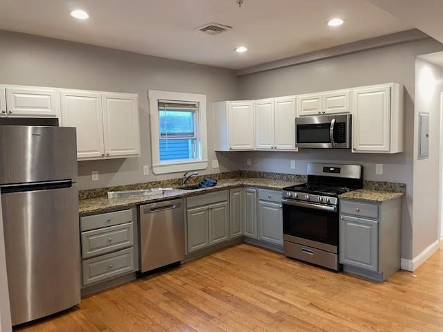 58 Blue Hill Ave, Boston, Massachusetts, 3 Bedrooms Bedrooms, 5 Rooms Rooms,1 BathroomBathrooms,Residential Lease,For Rent,Blue Hill Ave,73431315