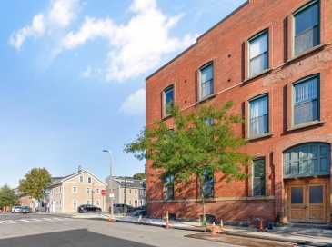 125 B Street, Boston, Massachusetts, 2 Bedrooms Bedrooms, 5 Rooms Rooms,2 BathroomsBathrooms,Residential,For Sale,B Street,73396998