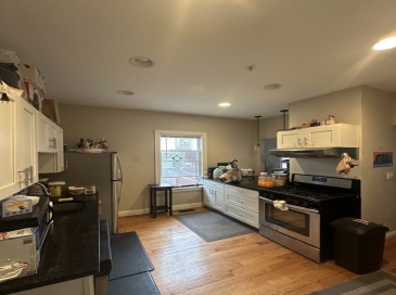 171 Walnut St, Somerville, Massachusetts, 3 Bedrooms Bedrooms, 7 Rooms Rooms,2 BathroomsBathrooms,Residential Lease,For Rent,Walnut St,73390613