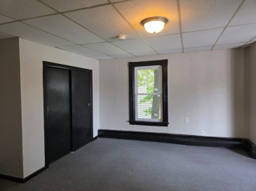 22 Knowlton Street, Gardner, Massachusetts, 1 Bedroom Bedrooms, 4 Rooms Rooms,1 BathroomBathrooms,Residential Lease,For Rent,Knowlton Street,73413842