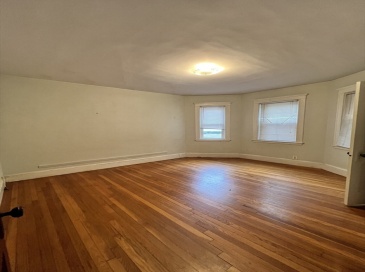 75 Glen Rd, Boston, Massachusetts, 3 Bedrooms Bedrooms, 5 Rooms Rooms,1 BathroomBathrooms,Residential Lease,For Rent,Glen Rd,73409214