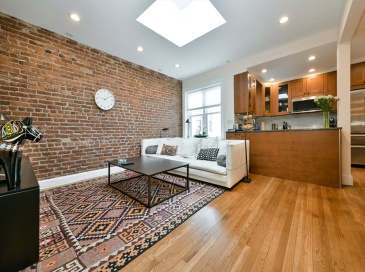 1038 Beacon Street, Brookline, Massachusetts, 3 Bedrooms Bedrooms, 6 Rooms Rooms,2 BathroomsBathrooms,Residential Lease,For Rent,Beacon Street,73402199