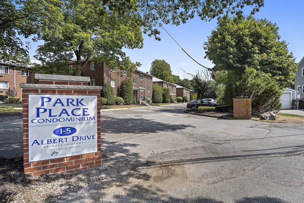 3 Albert Dr, Woburn, Massachusetts, 1 Bedroom Bedrooms, 3 Rooms Rooms,1 BathroomBathrooms,Residential,For Sale,Albert Dr,73411413