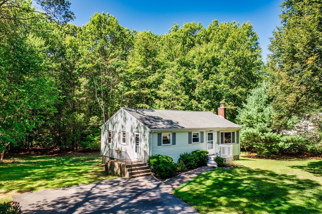 133 Allen Rd, Easton, Massachusetts, 3 Bedrooms Bedrooms, 5 Rooms Rooms,1 BathroomBathrooms,Residential,For Sale,Allen Rd,73396158