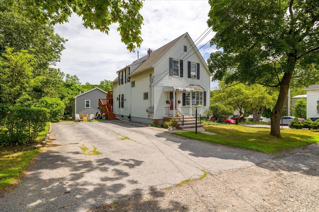 7 Holt Ave, Worcester, Massachusetts, 4 Bedrooms Bedrooms, 9 Rooms Rooms,2 BathroomsBathrooms,Residential Income,For Sale,Holt Ave,73405269