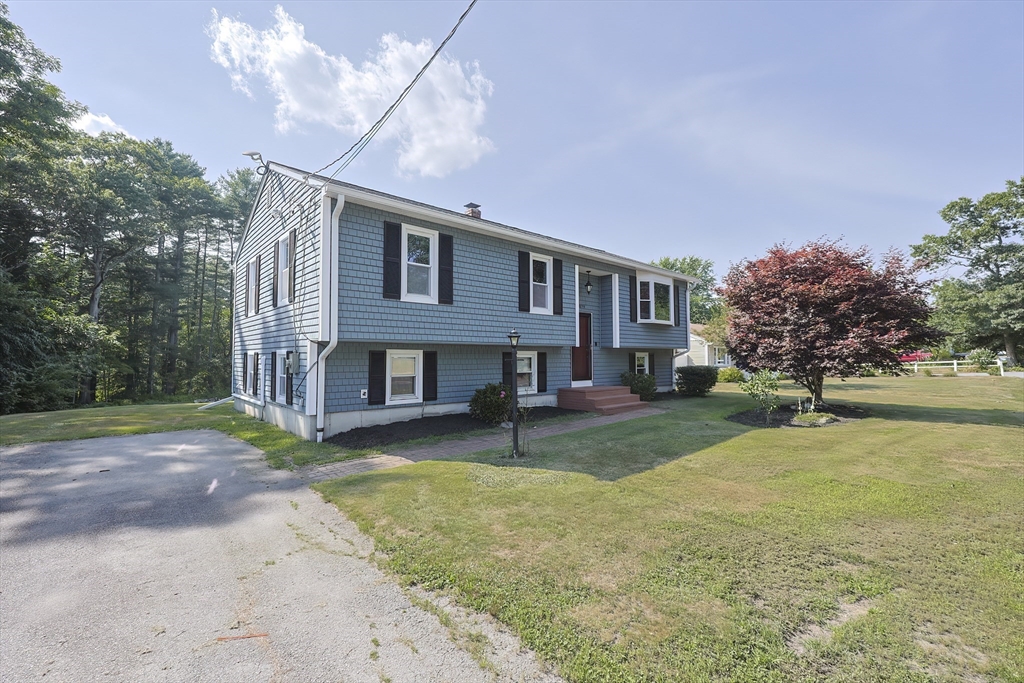 1079 Burt Street, Taunton, Massachusetts, 3 Bedrooms Bedrooms, 6 Rooms Rooms,1.5 BathroomsBathrooms,Residential,For Sale,Burt Street,73410890