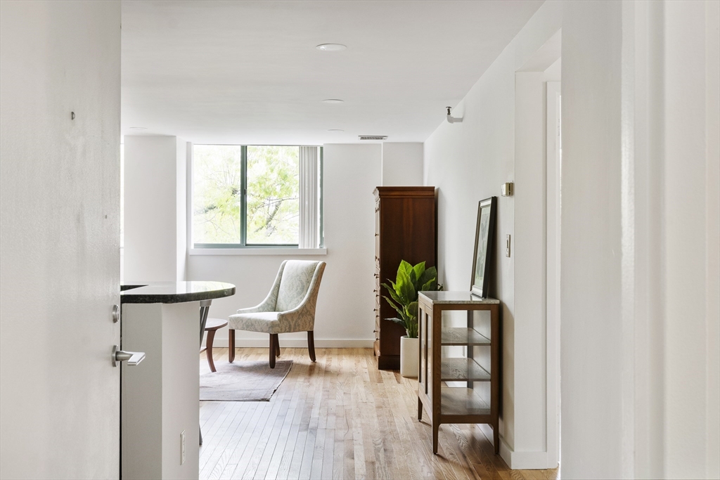 42 8th St, Boston, Massachusetts, 1 Bedroom Bedrooms, 3 Rooms Rooms,1 BathroomBathrooms,Residential,For Sale,8th St,73377770