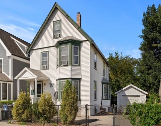 7 Bloomington St, Boston, Massachusetts, 4 Bedrooms Bedrooms, 11 Rooms Rooms,2 BathroomsBathrooms,Residential Income,For Sale,Bloomington St,73419652