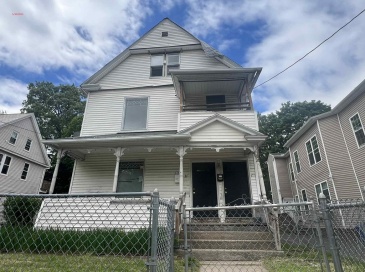 29-31 Brown Ave, Holyoke, Massachusetts, 5 Bedrooms Bedrooms, 12 Rooms Rooms,2 BathroomsBathrooms,Residential Income,For Sale,Brown Ave,73422064