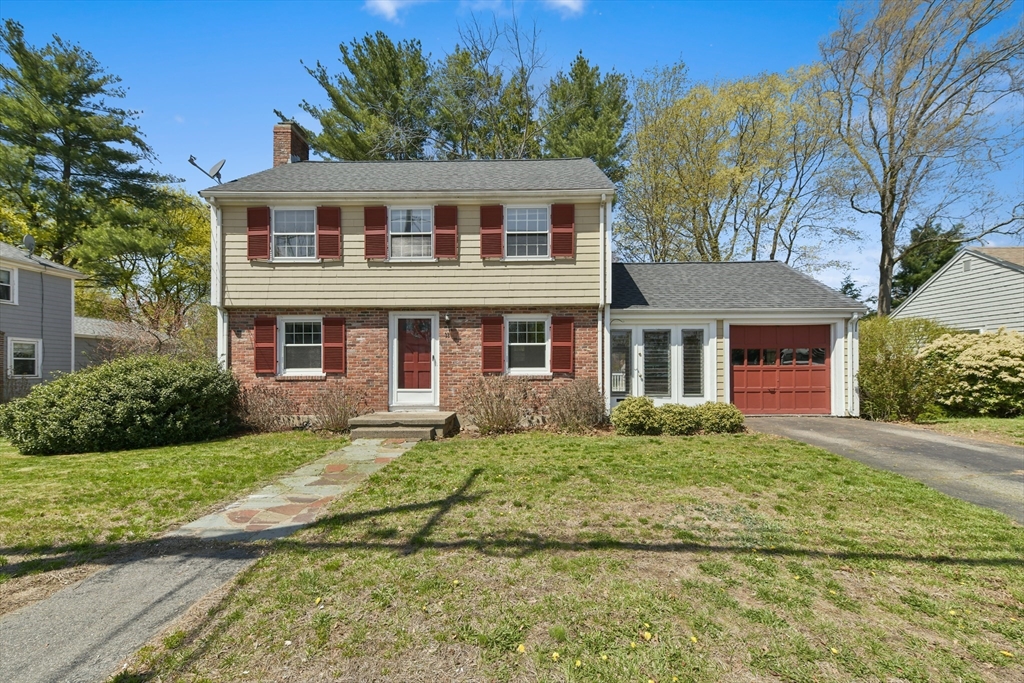 32 Centre St, Milton, Massachusetts, 3 Bedrooms Bedrooms, 7 Rooms Rooms,1.5 BathroomsBathrooms,Residential,For Sale,Centre St,73374674