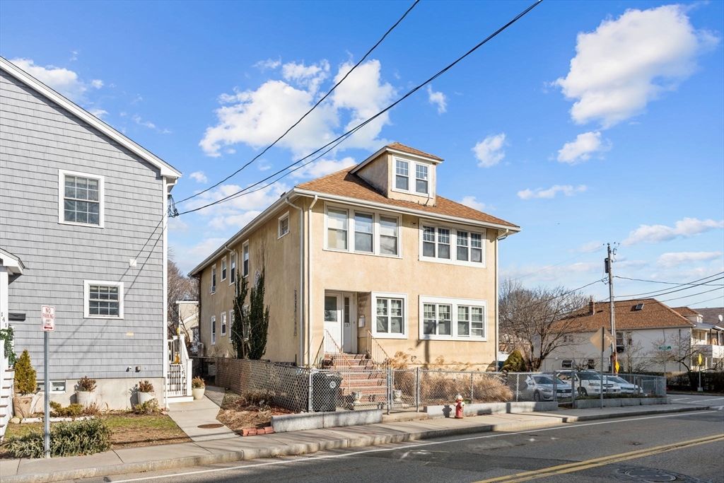 137-139 Pleasant St, Watertown, Massachusetts, 7 Bedrooms Bedrooms, 17 Rooms Rooms,4.5 BathroomsBathrooms,Residential Income,For Sale,Pleasant St,73344467