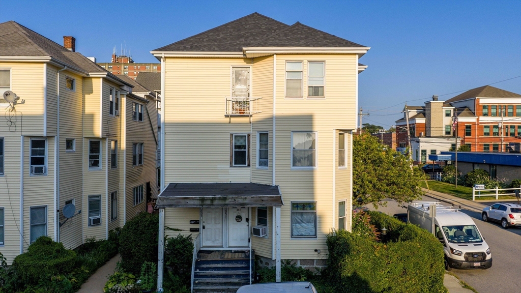 351-353 Madison St, Fall River, Massachusetts, 9 Bedrooms Bedrooms, 23 Rooms Rooms,6 BathroomsBathrooms,Residential Income,For Sale,Madison St,73413466